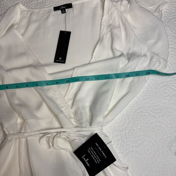 NWT LULUS Harbor Point Ivory White Flutter Sleeve Mini Wrap Dress Size M - Picture 12 of 14